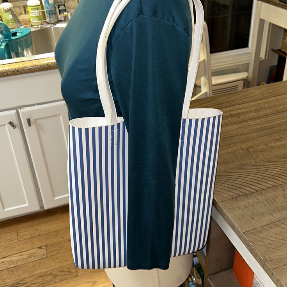 French Marine Blue & Cloud ☁️ White Beach 🏖️ Umbrella Striped Vegan Tote